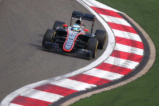 梅赛德斯逆转威廉姆斯，阿隆索统治全场