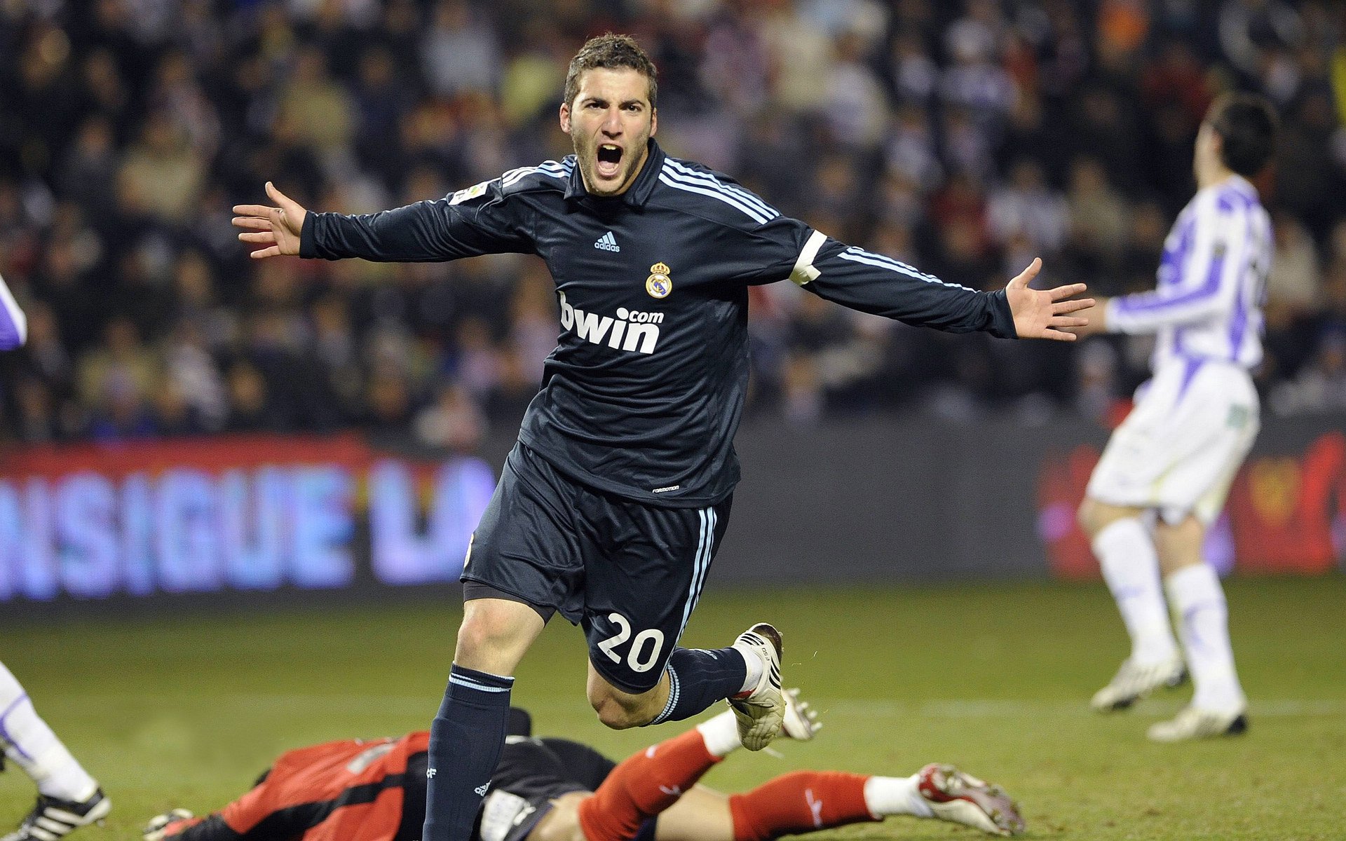 武切维奇爆发撕裂防线，开拓者掀翻步行者背后的战术革命