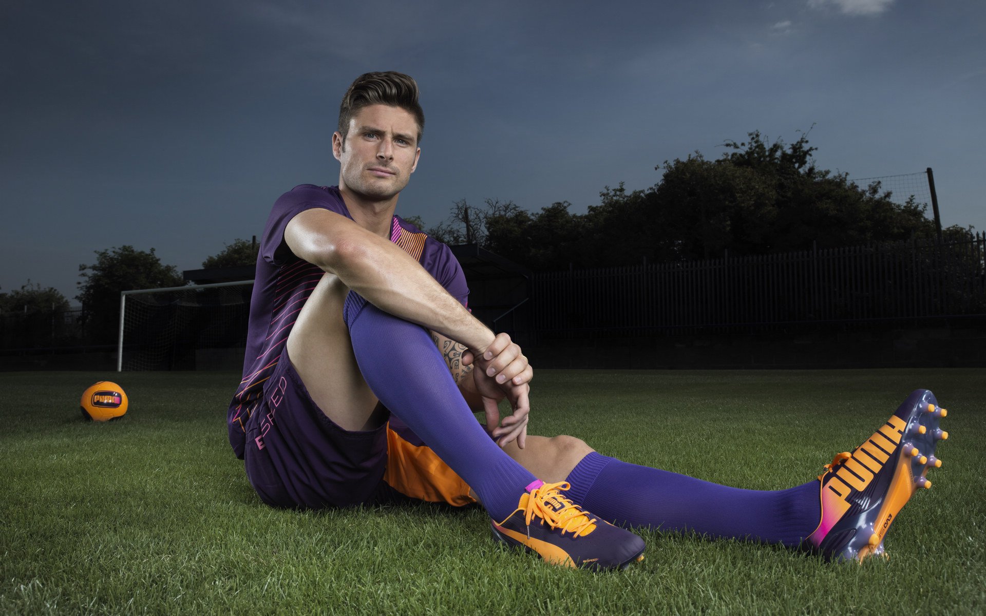 哈兰德跨时空破门,当北欧风暴席卷伊比利亚与波兰的绿茵战场