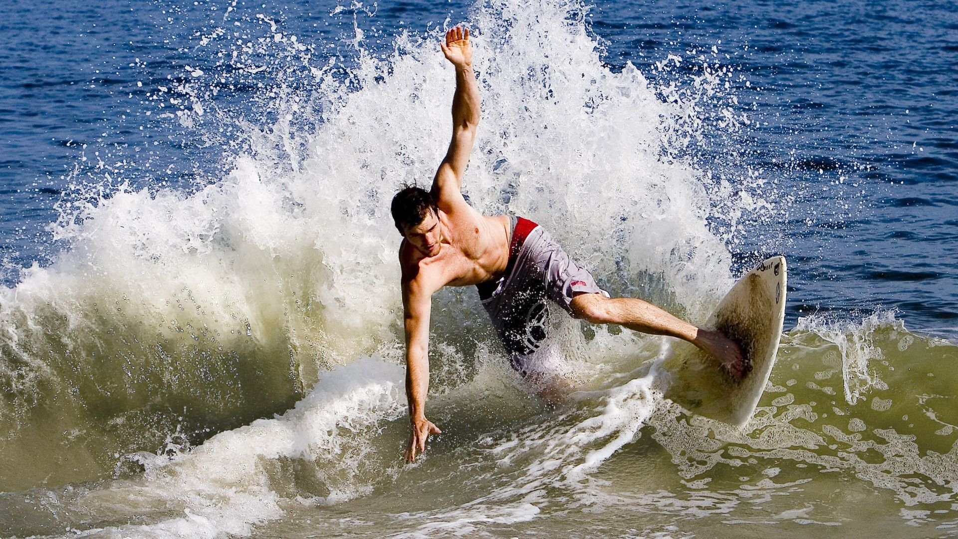 爱游戏在线-德甲争冠夜，杰伦·格林用压力淬炼出最锋利的自己